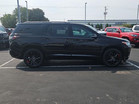 Used 2020 Chevrolet Traverse Premier w/ Redline Edition AWD/4WD image 9