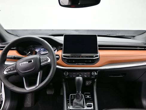 Used 2024 Jeep Compass Limited image 24