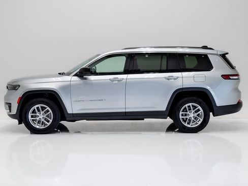 Used 2023 Jeep Grand Cherokee L Laredo AWD/4WD image 26