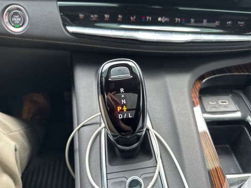 Used 2023 Cadillac Escalade Premium Luxury image 12