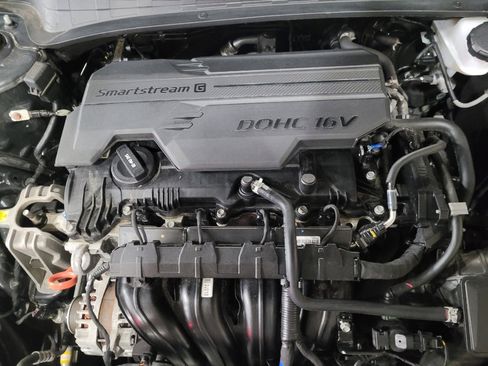 Used 2023 Hyundai Elantra SEL image 30