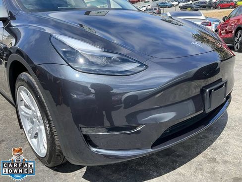 Used 2024 Tesla Model Y 2WD image 76