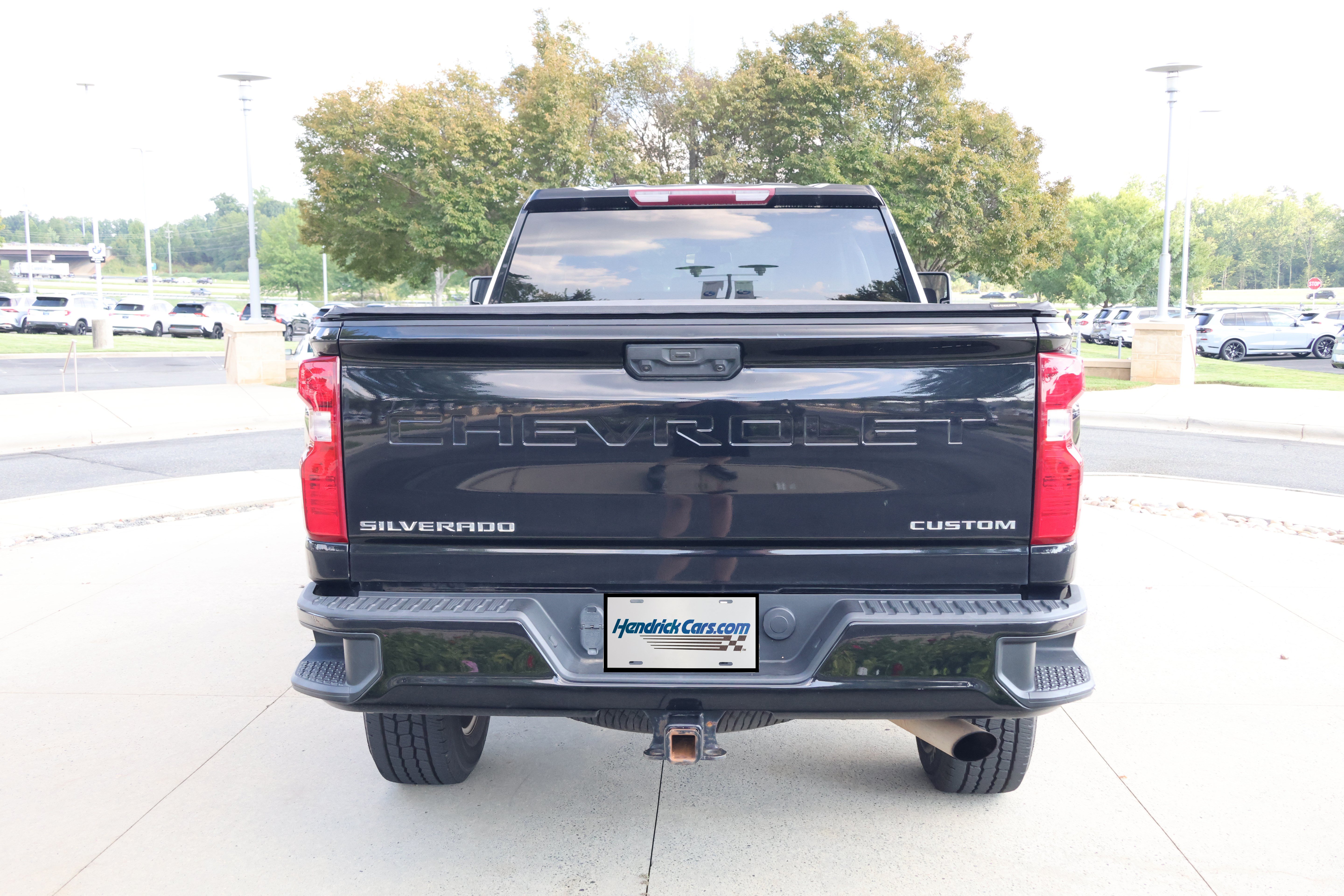 Used 2022 Chevrolet Silverado 2500 Custom w/ Custom Value Package AWD/4WD image 9