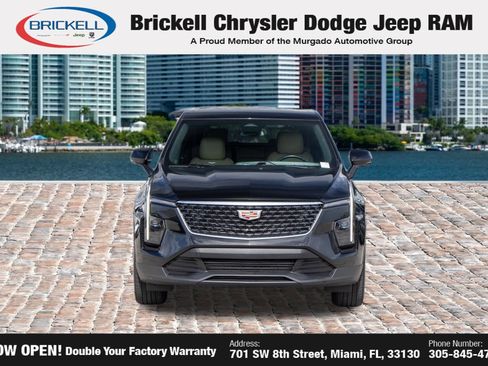 Used 2024 Cadillac XT4 Luxury w/ Cold Weather Package FWD image 2