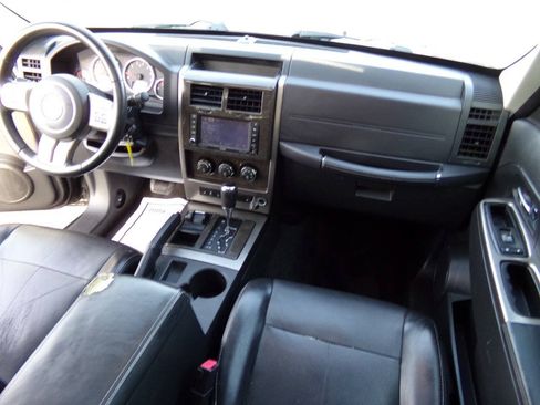 Used 2012 Jeep Liberty Limited Jet w/ Comfort/Convenience Group AWD/4WD image 22