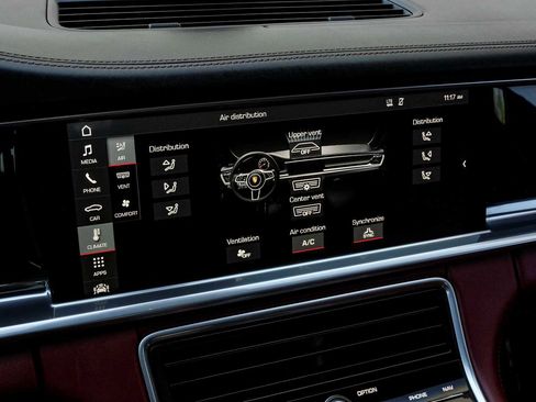 Used 2018 Porsche Panamera 4S image 40