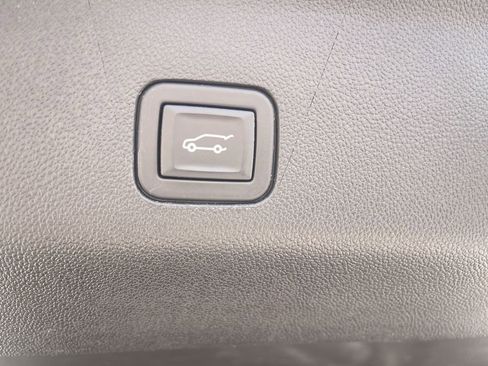 Used 2023 Cadillac Escalade Sport Platinum w/ LPO, ONYX Package AWD/4WD image 7