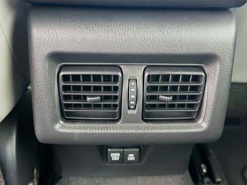 Used 2025 Toyota Camry SE image 24