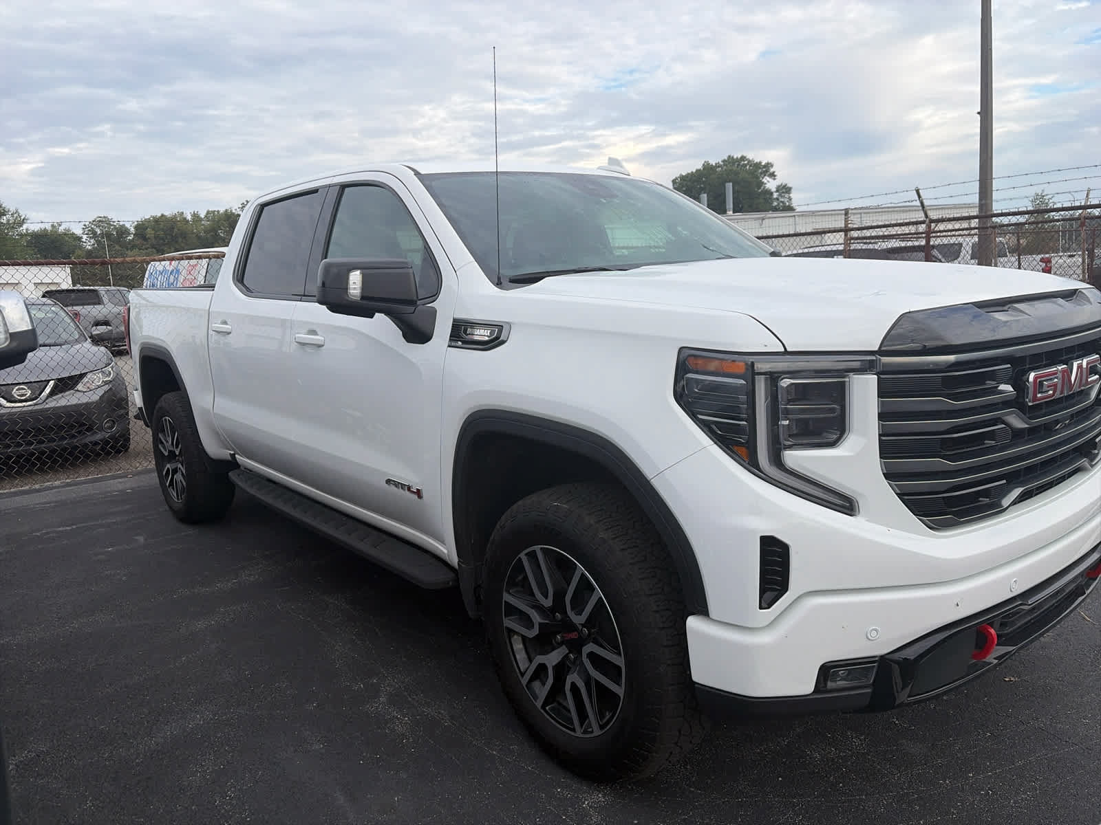 Used 2026 GMC Sierra 1500 AT4 w/ Technology Package AWD/4WD image 3