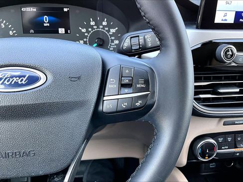 Used 2022 Ford Escape SE w/ Convenience Package FWD image 28