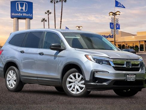 Used 2020 Honda Pilot LX image 2