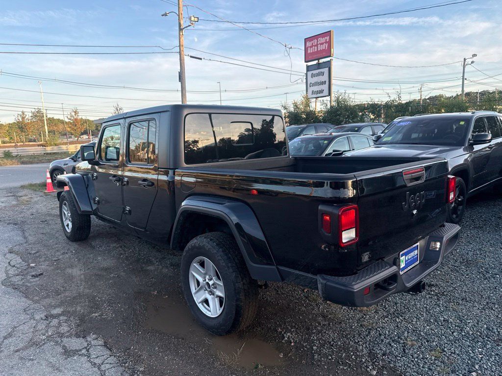 Used 2023 Jeep Gladiator Sport AWD/4WD image 8