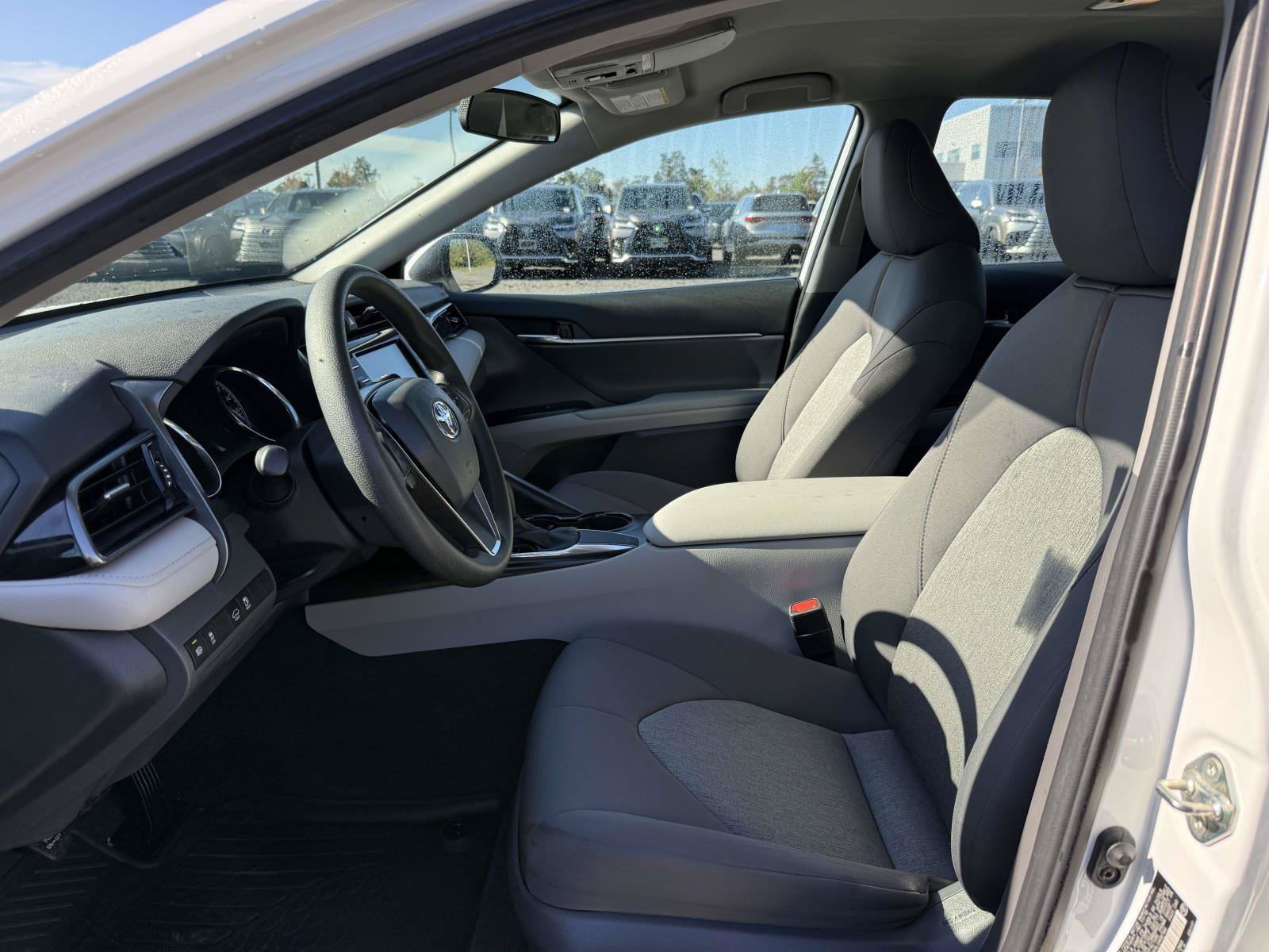 Used 2020 Toyota Camry LE FWD image 13