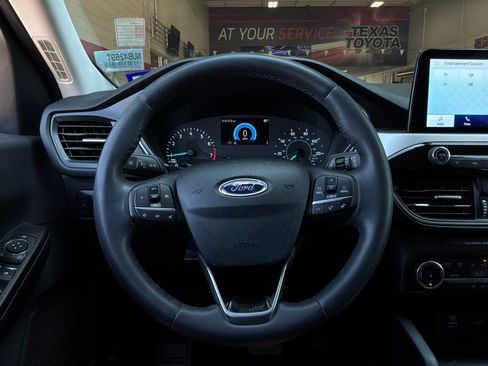 Used 2022 Ford Escape SE w/ Convenience Package FWD image 33