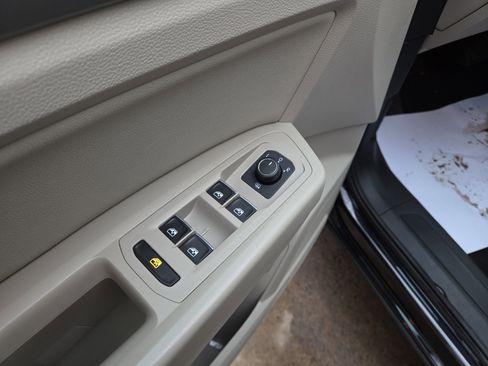 Used 2019 Volkswagen Atlas SE w/ Panoramic Sunroof Package image 17