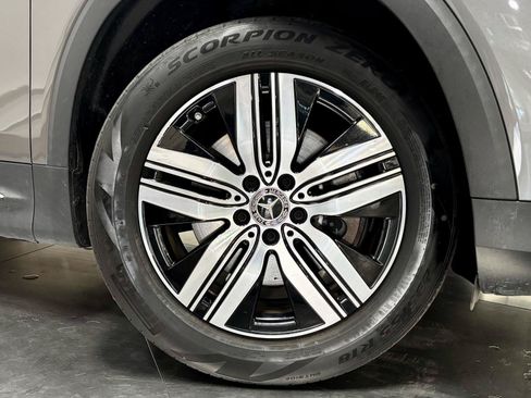 Used 2023 Mercedes-Benz EQB 300 4MATIC w/ Exclusive Package image 12