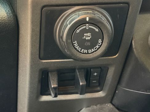 Used 2019 Ford F150 Raptor w/ Equipment Group 802A Luxury AWD/4WD image 17