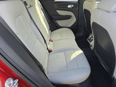 Used 2023 Volvo XC40 B5 Plus w/ Protection Package Premier image 5