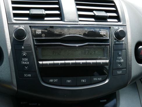 Used 2011 Toyota RAV4 2WD w/ Base L4 Extra Value Pkg image 22