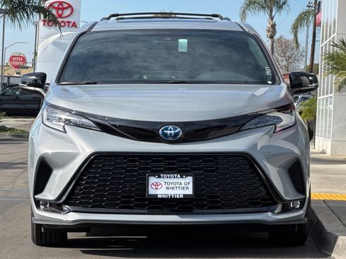 Certified 2025 Toyota Sienna XSE image 11