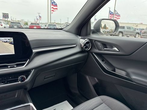 Used 2026 Chevrolet Equinox LT AWD/4WD image 42