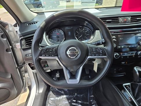 Used 2017 Nissan Rogue S AWD/4WD image 11