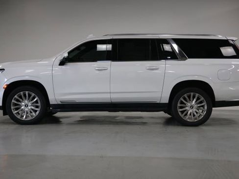 Used 2022 Cadillac Escalade ESV Premium Luxury image 8