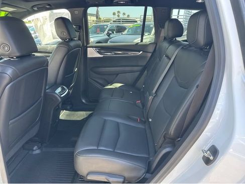 Certified 2023 Cadillac XT6 Sport w/ Technology Package AWD/4WD image 28