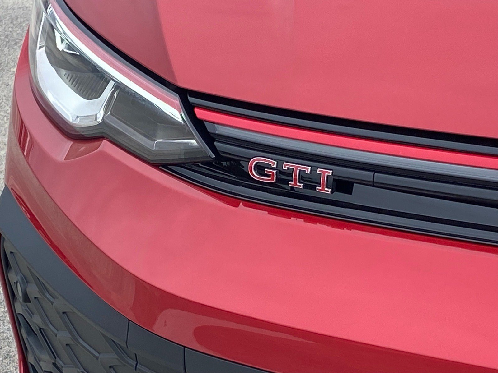 New 2026 Volkswagen GTI SE FWD image 5