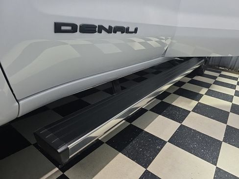 Used 2023 GMC Sierra 1500 Denali AWD/4WD image 18