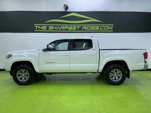 Used 2017 Toyota Tacoma SR5 w/ Tow Package image 6