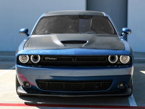 Used 2023 Dodge Challenger R/T w/ T/A Package image 12