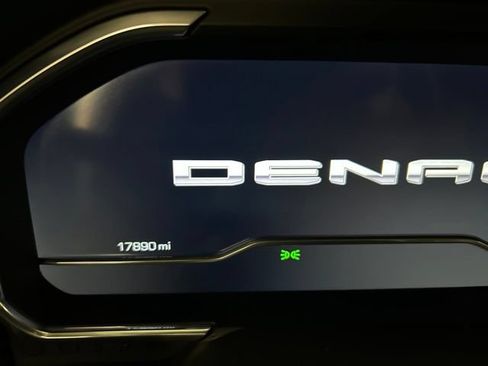 Used 2025 GMC Sierra 2500 Denali w/ Denali Reserve Package AWD/4WD image 36