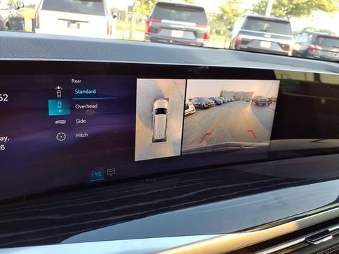 Certified 2025 Cadillac Escalade Sport AWD/4WD image 32