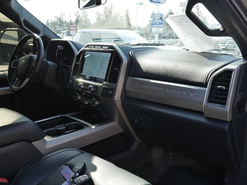 Certified 2022 Ford F250 Lariat w/ Black Appearance Package image 28