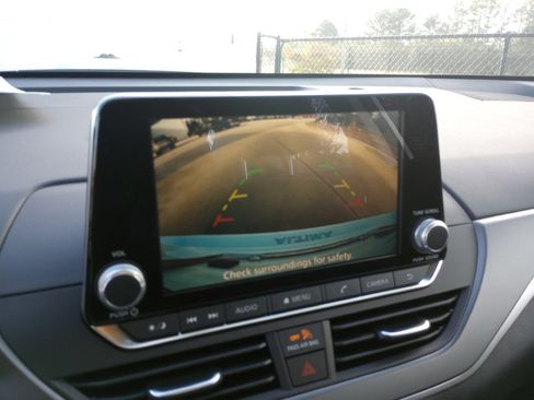 New 2025 Nissan Altima 2.5 SR image 17