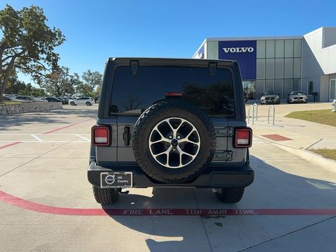 Used 2024 Jeep Wrangler Sport image 4