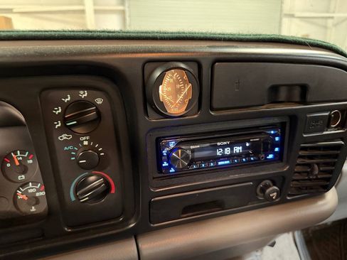 Used 1996 Dodge Ram 3500 Truck 4x4 Club Cab image 5