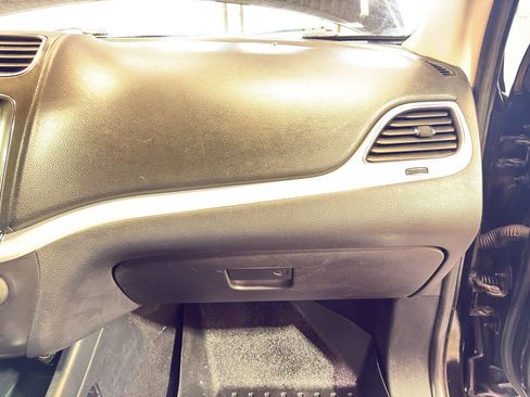 Used 2018 Dodge Journey GT image 22