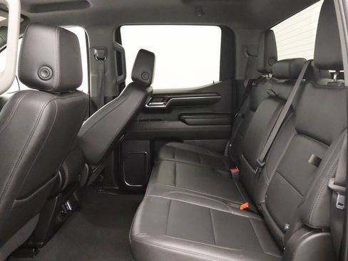 Used 2024 GMC Sierra 1500 SLT RWD image 17