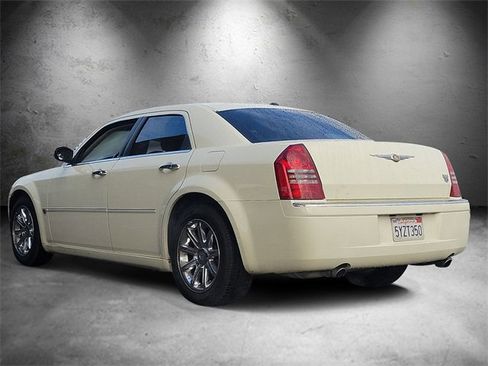 Used 2006 Chrysler 300 C image 4