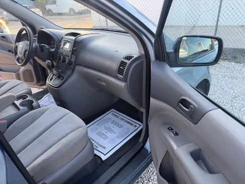 Used 2010 Kia Sedona LX w/ PWR Pkg image 10