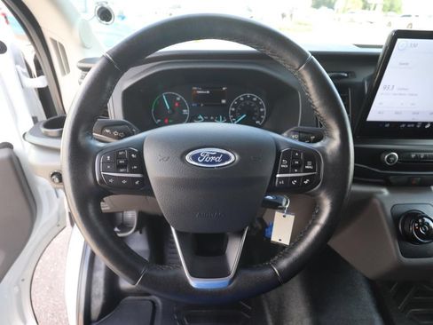Used 2023 Ford E-Transit Medium Roof RWD image 17