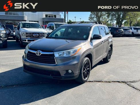 Used 2014 Toyota Highlander Plus AWD/4WD image 2