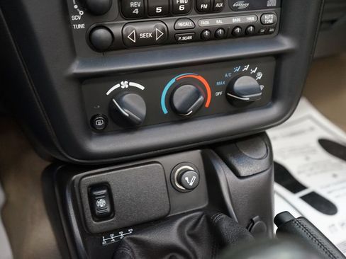 Used 2002 Chevrolet Camaro Z28 w/ Sport Appearance Pkg RWD image 43
