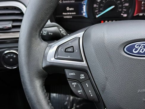 Used 2018 Ford Fusion SE w/ Equipment Group 602A FWD image 25