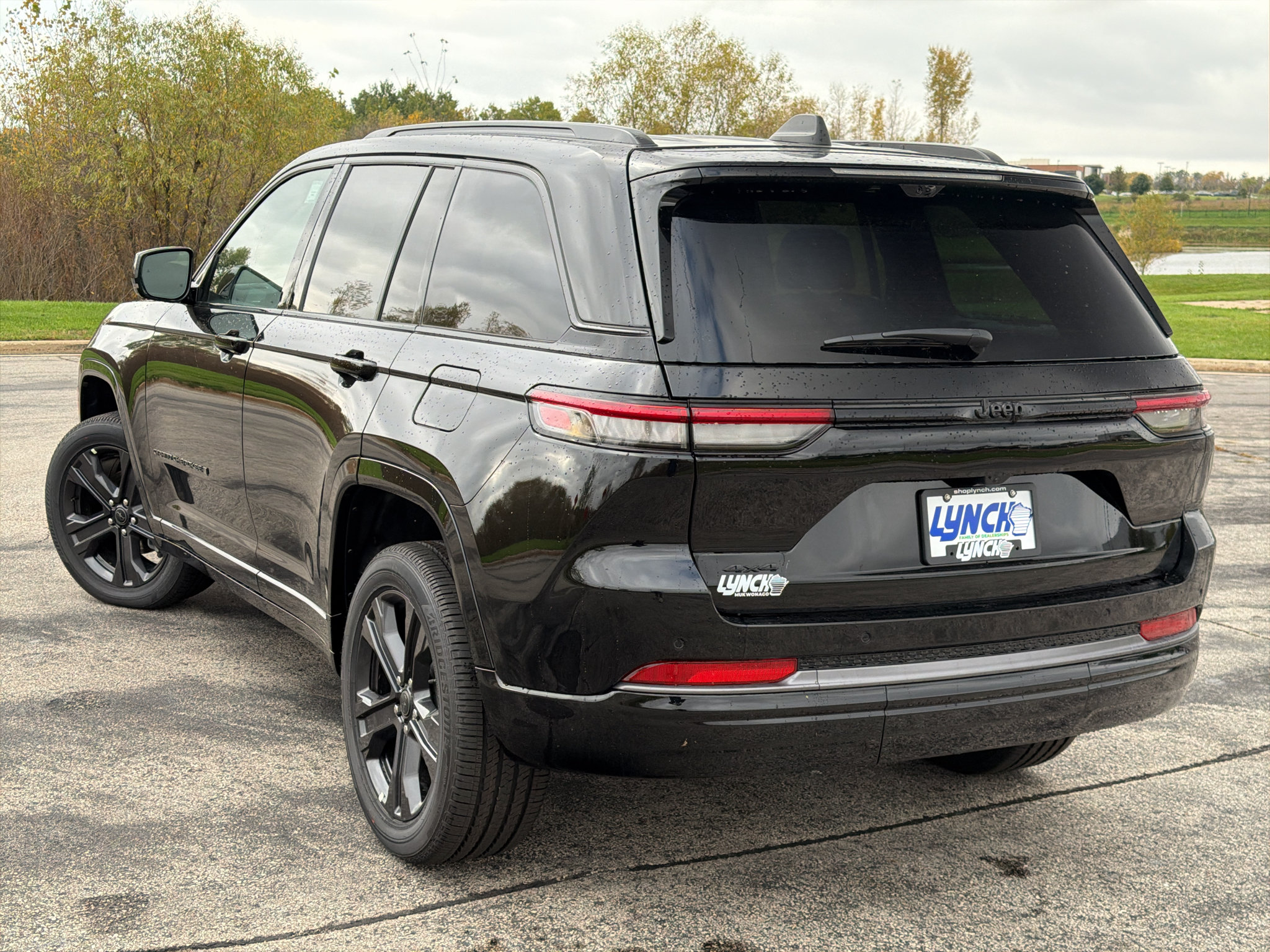 New 2027 Jeep Grand Cherokee Limited AWD/4WD image 2
