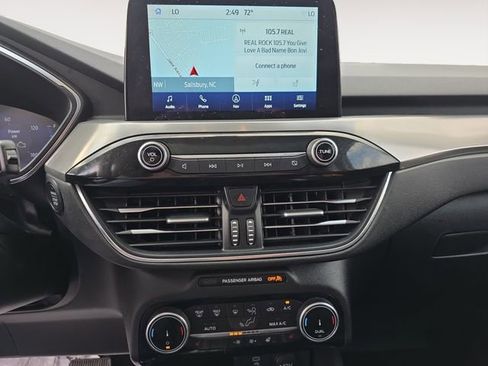 Used 2022 Ford Escape Titanium w/ Class II Trailer Tow Package image 10