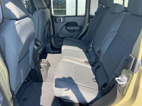 New 2025 Jeep Gladiator Sport image 44