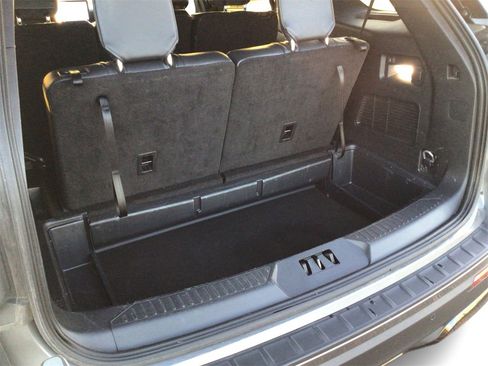 Used 2025 Ford Explorer ST-Line w/ ST-Line Street Pack image 13